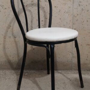 Silla acolchada de tubo de acero de ocasión en cabauoportunitats.com