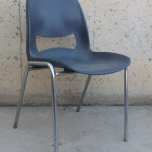 Cadira apilable negra d'ocasió a cabauoportunitats.com Balaguer - Lleida - Catalunya