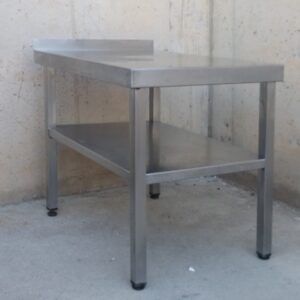 Mesa de acero inoxidable de 90x61x76cm de ocasión en cabauoportunitats.com