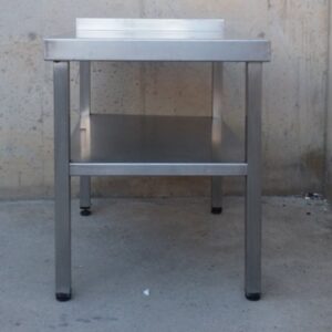 Mesa de acero inoxidable de 90x61x76cm de ocasión en cabauoportunitats.com