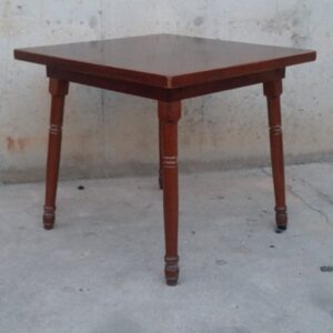 Mesa de madera de 70x70cm de segunda mano en venta en cabauoportunitats.com