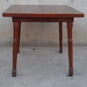 Mesa de madera de 70x70cm de segunda mano en venta en cabauoportunitats.com