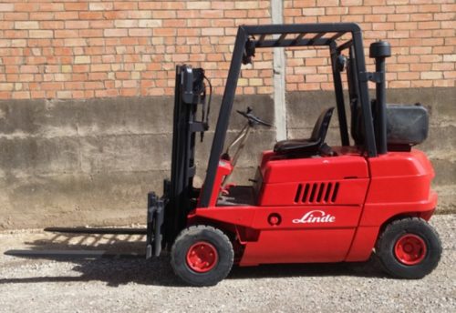 Carretilla elevadora LINDE H30 - 240cm de ocasión en cabauoportunitats.com