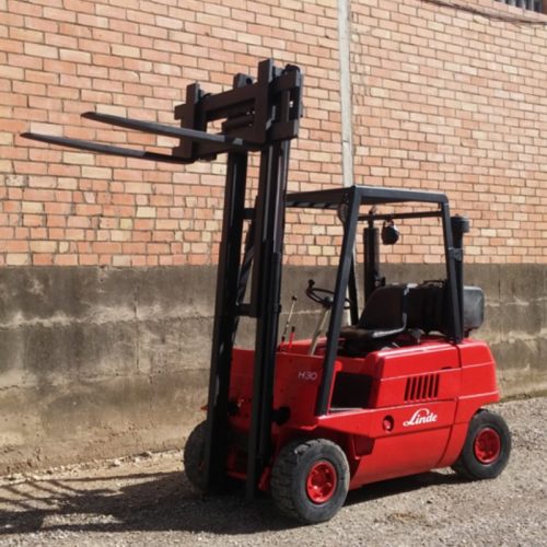 Carretilla elevadora LINDE H30 - 240cm de ocasión en cabauoportunitats.com