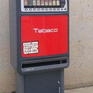 Máquina de tabaco de ocasión AZKOYEN D-2 18 canales en cabauoportunitats.com
