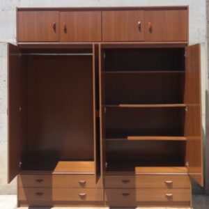 Armario de melamina para habitación 206x59x243cm en cabauoportunitats.com