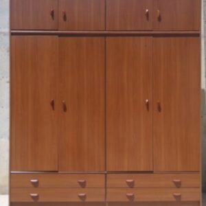 Armario de melamina para habitación 206x59x243cm en cabauoportunitats.com