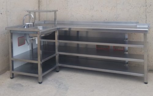 Mesa de trabajo de ocasión con fregadero en cabauoportunitats.com