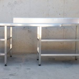 Mesa de trabajo de acero inoxidable 200cm de ocasión en cabauoportunitats.com