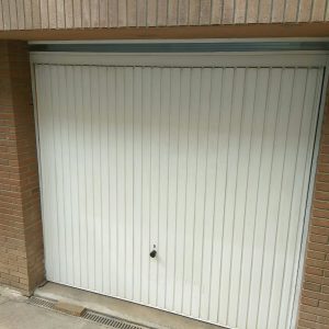 Puerta de garaje de ocasión en cabauoportunitats.com