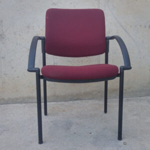 Silla oficina púrpura de ocasión en cabauoportunitats.com