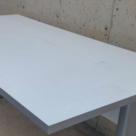 Escriptori gris clar 180x60cm d'ocasió a cabauoportunitats.com Balaguer - Lleida - Catalunya