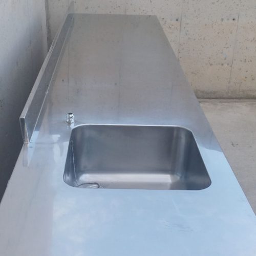 Taula inox 298cm d'ocasió amb sotamostrador i pica a cabauoportunitats.com Balaguer - Lleida - Catalunya