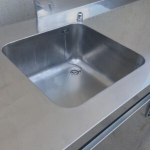 Taula inox 298cm d'ocasió amb sotamostrador i pica a cabauoportunitats.com Balaguer - Lleida - Catalunya