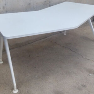 Escriptori color blanc 205cm d'ocasió a cabauoportunitats.com Balaguer - Lleida - Catalunya