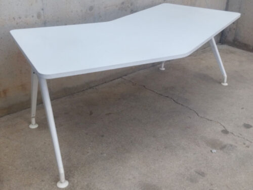 Escriptori color blanc 205cm d'ocasió a cabauoportunitats.com Balaguer - Lleida - Catalunya