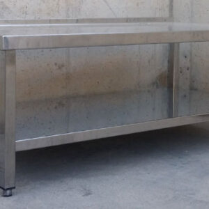 Taula d'acer inoxidable 142x75x57cm d'ocasió a cabauoportunitats.com Balaguer - Lleida - Catalunya