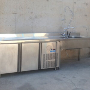 Mesa inox de ocasiรณn con bajomostrador y fregadero en cabauoportunitats.com