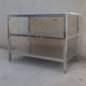 Mesa de inox y mármol 118cm de ocasión en cabauoportunitats.com