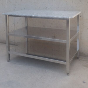 Mesa de inox y mármol 118cm de ocasión en cabauoportunitats.com