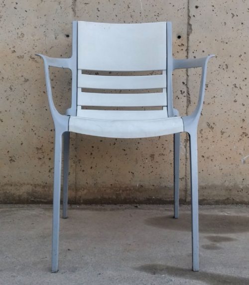 Mesa y sillas terraza de ocasión color blanco en cabauoportunitats.com
