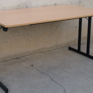 Mesa plegable de ocasión 140x80cm en cabauoportunitats.com