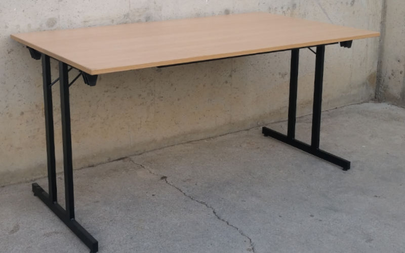 Mesa plegable de ocasión 140x80cm en cabauoportunitats.com
