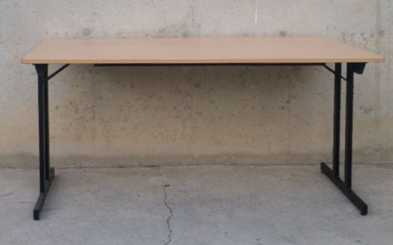Mesa plegable de ocasión 140x80cm en cabauoportunitats.com