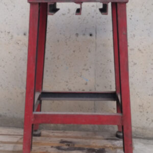 Mesa de chapa de acero de ocasiรณn en cabauoportunitats.com