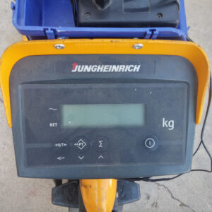 Transpaleta JUNGHEINRICH de ocasión con báscula en cabauoportunitats.com