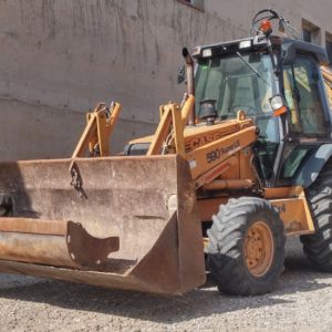 Retroexcavadora CASE 590 SUPER LE de segona mà a cabauoportunitats.com Balaguer - Lleida - Catalunya