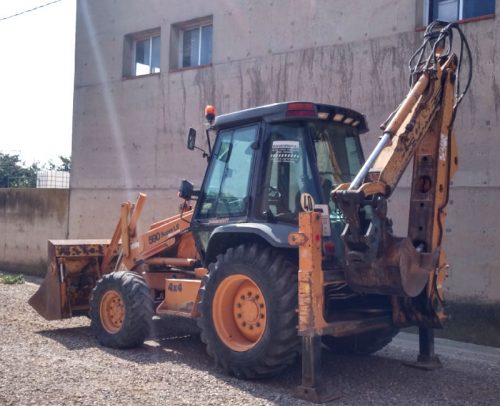 Retroexcavadora CASE 590 SUPER LE de ocasión en cabauoportunitats.com