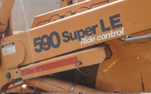 Retroexcavadora CASE 590 SUPER LE de ocasión en cabauoportunitats.com