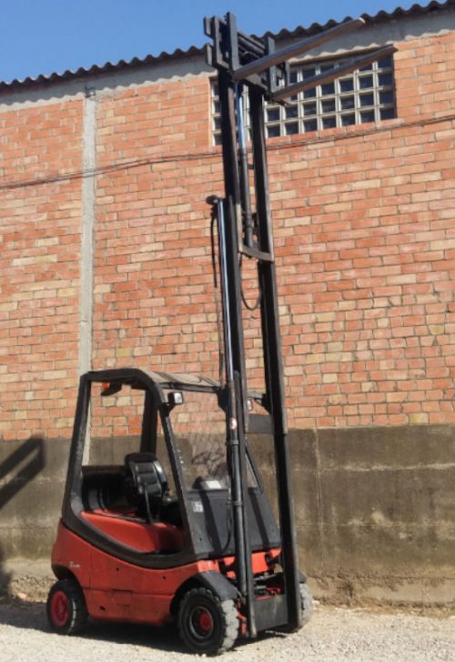 Carretilla elevadora LINDE H16 420cm de ocasión en cabauoportuntiats.com