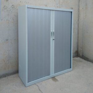 Armari metàl·lic amb persiana 120x45cm d'ocasió a cabauoportunitats.com Balaguer - Lleida - Catalunya