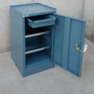Armari metàl·lic per a eines 36x36cm d'ocasió a cabauoportuntiats.com Balaguer - Lleida - Catalunya