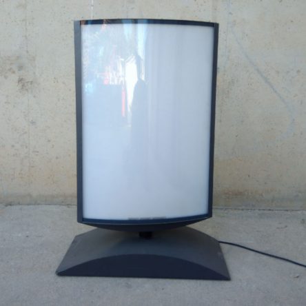 Letrero luminoso rotativo en cabauoportunitats.com