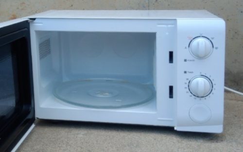 Microondas DAEWOO 700W de ocasión en cabauoportunitats.com Balaguer - Lleida - Catalunya