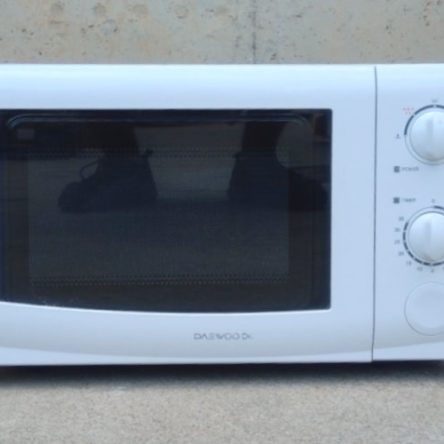 Microondas DAEWOO 700W de ocasión en cabauoportunitats.com Balaguer - Lleida - Catalunya