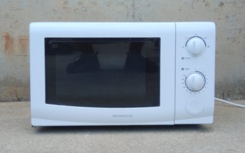 Microondas DAEWOO 700W de ocasión en cabauoportunitats.com Balaguer - Lleida - Catalunya