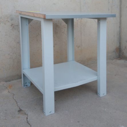 Banc de treball amb xapa d'inox 71x71cm d'ocasió a cabauoportunitats.com Balaguer - Lleida - Catalunya