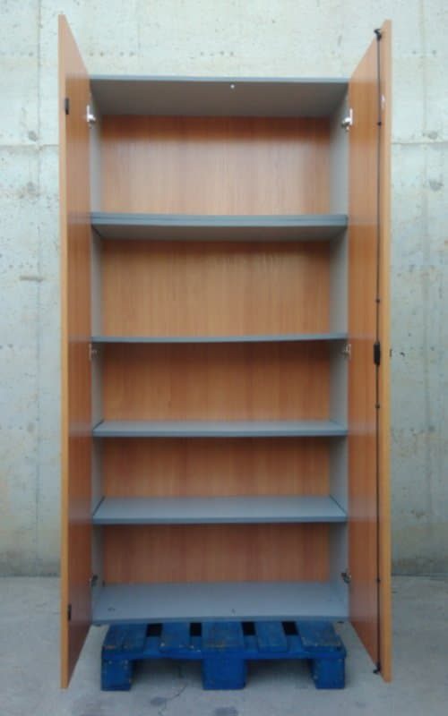 Armario oficina color madera 198cm de ocasión en cabauoportunitats.com