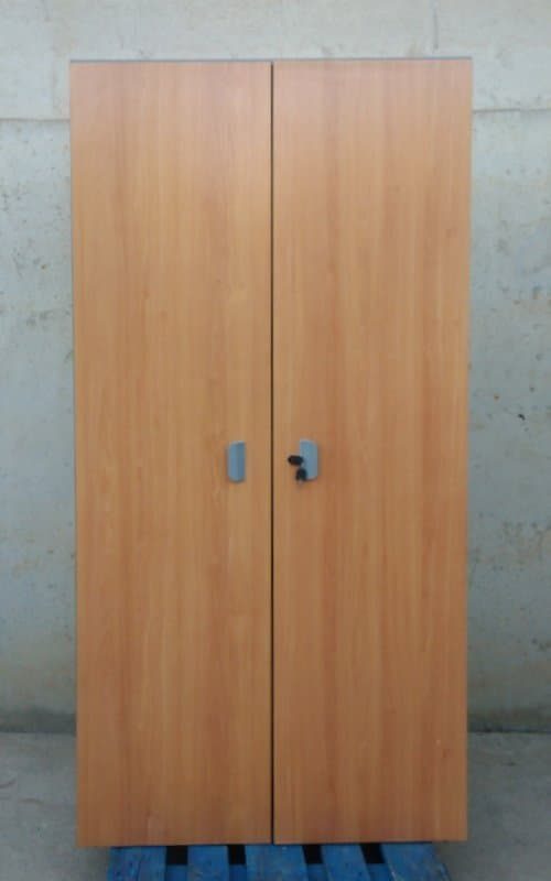 Armario oficina color madera 198cm de ocasión en cabauoportunitats.com