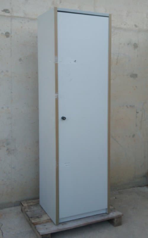 Armario taquilla madera 202cm de ocasión en cabauoportunitats.com