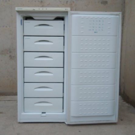 Congelador vertical EDESA 125cm de ocasión en cabauoportunitats.com