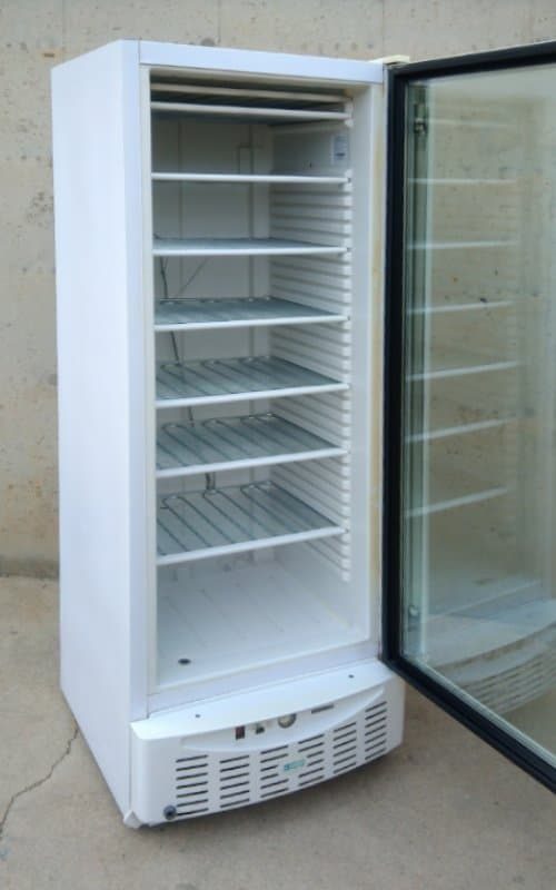 Congelador expositor vertical 180cm de ocasión en cabauoportunitats.com