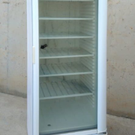 Congelador expositor vertical 180cm de ocasión en cabauoportunitats.com