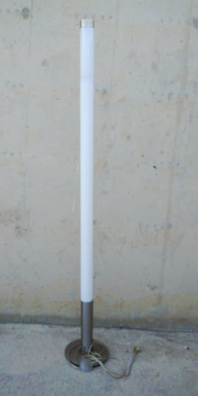 Làmpada vertical disseny ↑184cm d'ocasió a cabauoportunitats.com Balaguer -Lleida - Catalunya