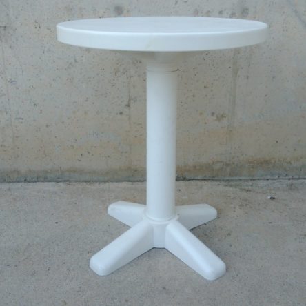 Mesa redonda plástico ø60x70cm de ocasión en cabauoportunitats.com