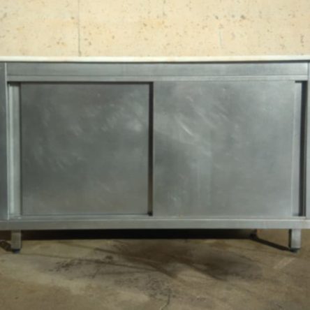 Mesa de trabajo de mármol e inox de ocasión en cabauoportunitats.com